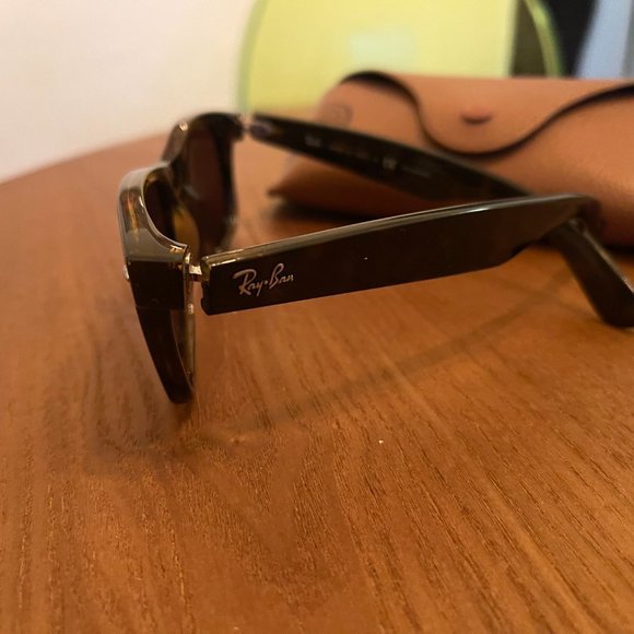 Tortoise Shell New Wayfarer's Sunglasses, Polarized - Picture 3 of 3